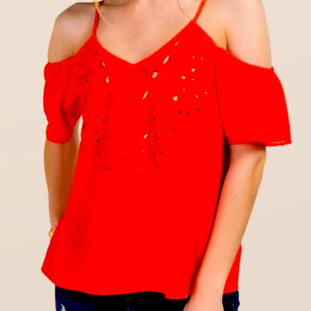 Francesca’s Med Open Shoulder Top